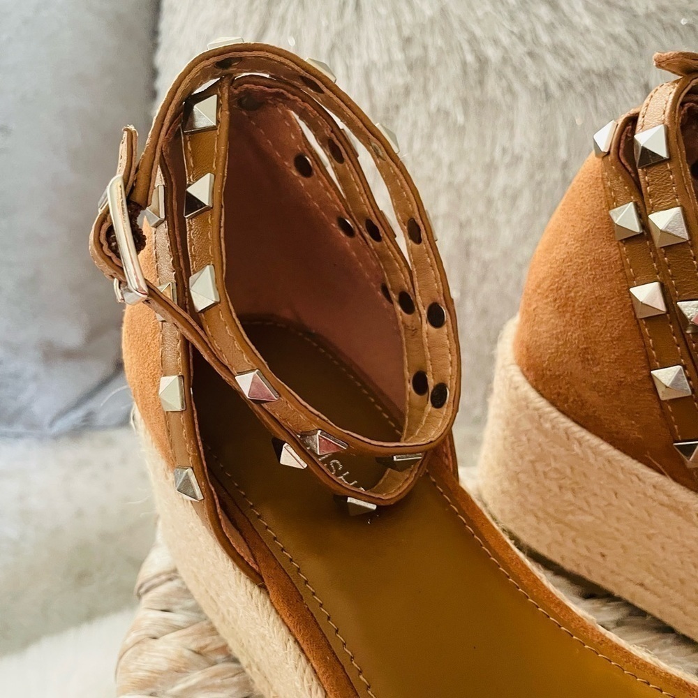 MARC FISHER BROWN SUEDE SANDALS WITH SILVER STUD WRAP AROUND ANKLE SIZE 8.5 - Picture 4 of 10
